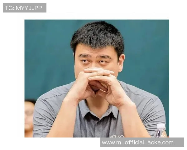 保安拦截姚明获网友点赞，疫情期间的严防死守