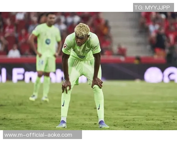 世体独家:德容参加了巴萨今日合练;亚马尔、加维和巴尔德缺席背后的成长与商业机会