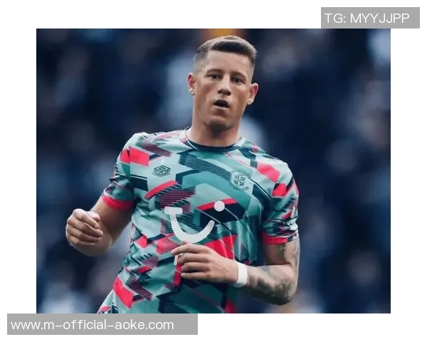 曼联等队关注赫塔小将艾希霍恩，他被拿来与克罗斯比较