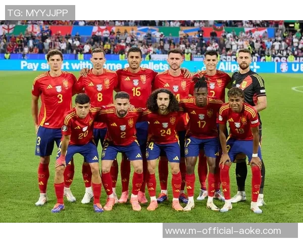 西班牙记者：最佳报道是马拉多纳签约，并在亮相前帮他纠正发音